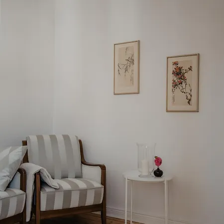 Appartement 4 Traum Im Altbau Fuer Familien Und Gruppen *